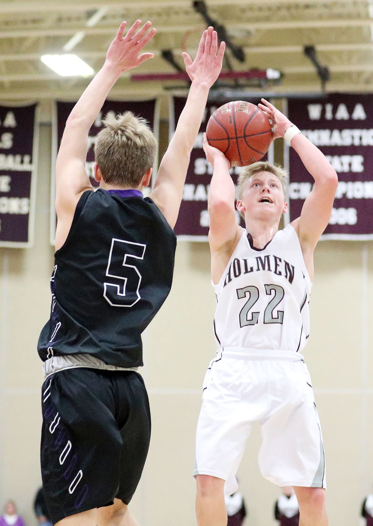 Holmen vs. Onalaska Boys Basketball